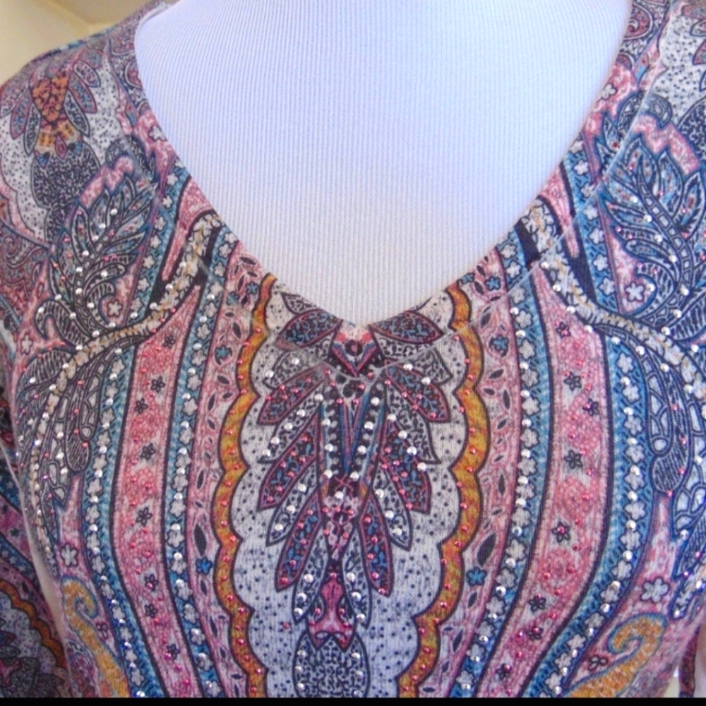 World Unity Tunic Top Size Small - Picture 3 of 6